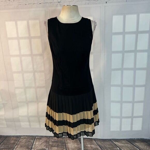 LOFT Dresses & Skirts - 🔥 5 for $25🔥 Loft Sleeveless Pleated Hem Layered look pleated skirt Dress